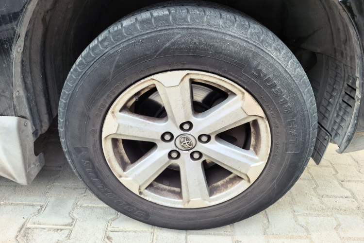 Used Toyota Highlander 2011 2.7L Two-Wheel Drive 5-Seater Elite Edition Right Front Wheel Hub