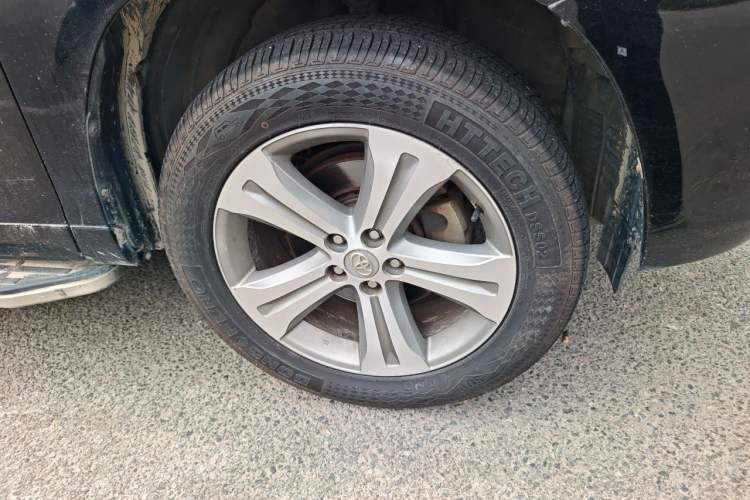 Used Toyota Highlander 2011 2.7L Two-Wheel Drive 5-Seater Sport Edition Right Front Wheel Hub