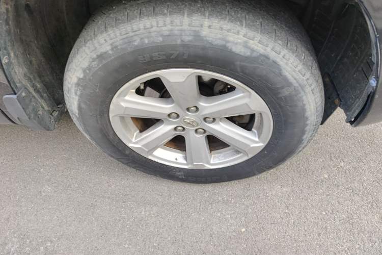 Used Toyota Highlander 2011 2.7L Two-Wheel Drive 5-Seater Elite Edition Right Front Wheel Hub
