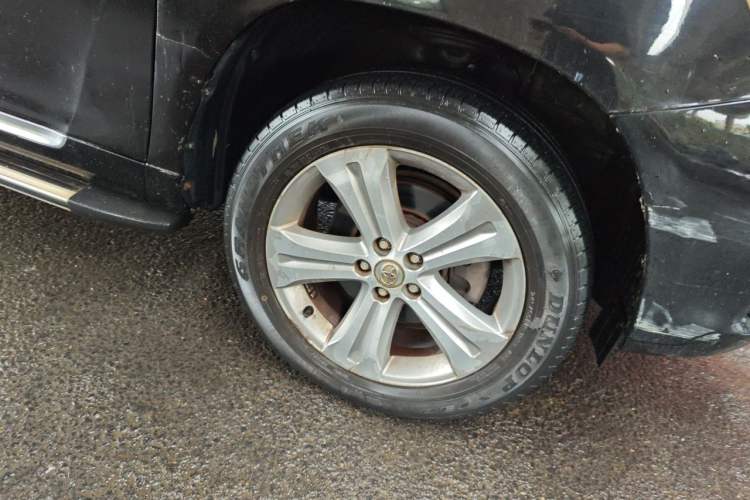 Used Toyota Highlander 2011 2.7L Two-Wheel Drive 7-Seater Luxury Edition Right Front Wheel Hub