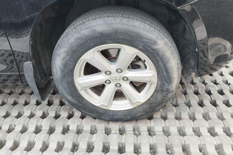 Used Toyota Highlander 2011 2.7L Two-Wheel Drive 5-Seater Elite Edition Right Front Wheel Hub