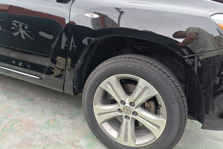 Used Toyota Highlander 2011 2.7L Two-Wheel Drive 7-Seater Luxury Navigation Edition Right Front Wheel Hub