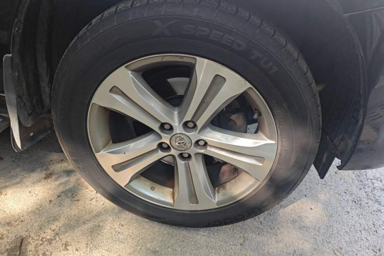 Used Toyota Highlander 2011 2.7L Two-Wheel Drive 7-Seater Luxury Navigation Edition Right Front Wheel Hub