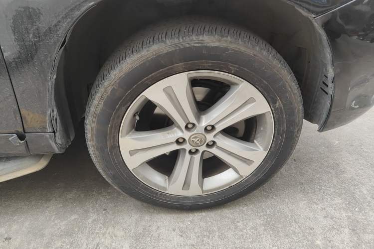 Used Toyota Highlander 2011 2.7L Two-Wheel Drive 7-Seater Luxury Edition Right Front Wheel Hub