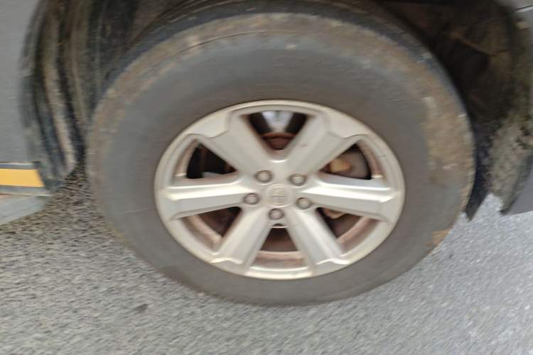 Used Toyota Highlander 2011 2.7L Two-Wheel Drive 5-Seater Elite Edition Right Front Wheel Hub