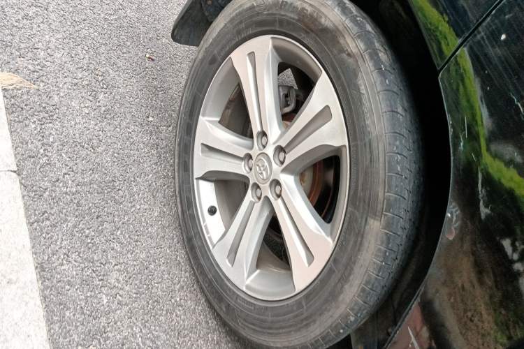Used Toyota Highlander 2011 2.7L Two-Wheel Drive 7-Seater Luxury Navigation Edition Right Rear Wheel Hub