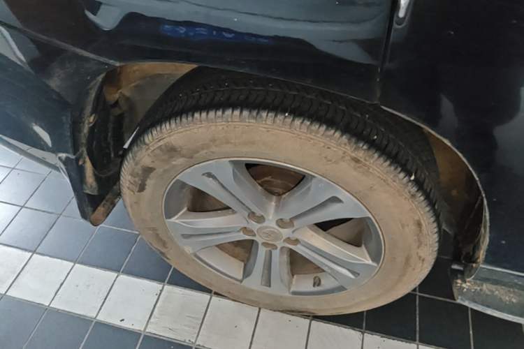 Used Toyota Highlander 2011 2.7L Two-Wheel Drive 7-Seater Luxury Edition Right Rear Wheel Hub