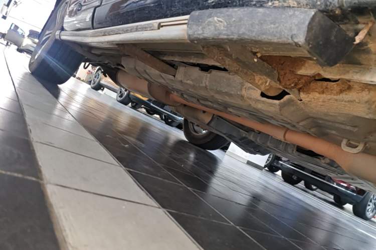 Used Toyota Highlander 2011 2.7L Two-Wheel Drive 7-Seater Luxury Edition Right Side Sill