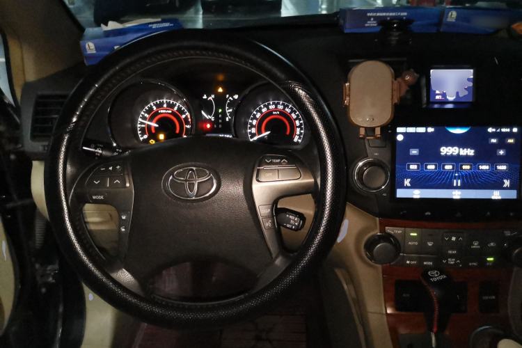 Used Toyota Highlander 2011 2.7L Two-Wheel Drive 7-Seater Supreme Edition Steering Wheel