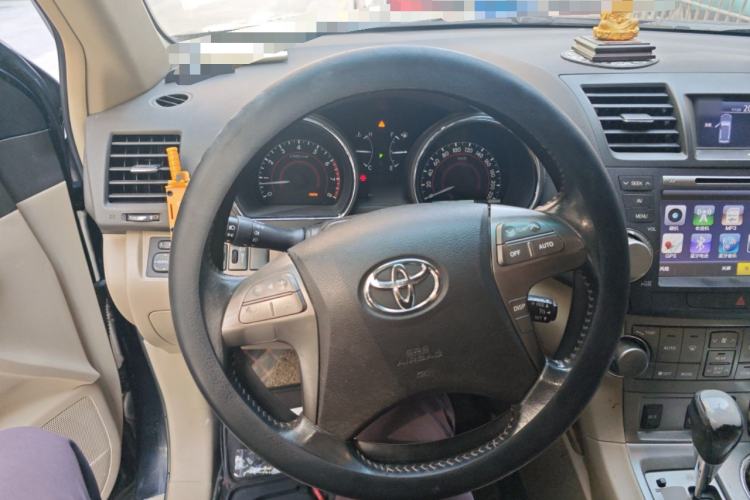 Used Toyota Highlander 2011 2.7L Two-Wheel Drive 7-Seater Luxury Edition Steering Wheel