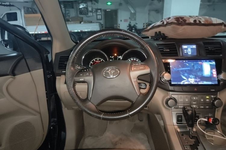 Used Toyota Highlander 2011 2.7L Two-Wheel Drive 7-Seater Luxury Edition Steering Wheel
