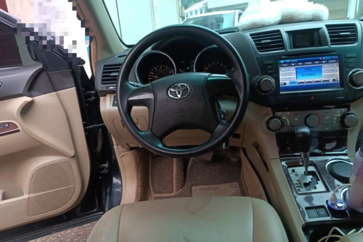 Used Toyota Highlander 2011 2.7L Two-Wheel Drive 5-Seater Elite Edition Steering Wheel