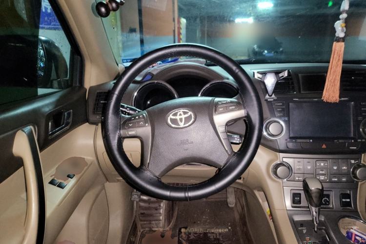 Used Toyota Highlander 2011 2.7L Two-Wheel Drive 7-Seater Luxury Navigation Edition Steering Wheel