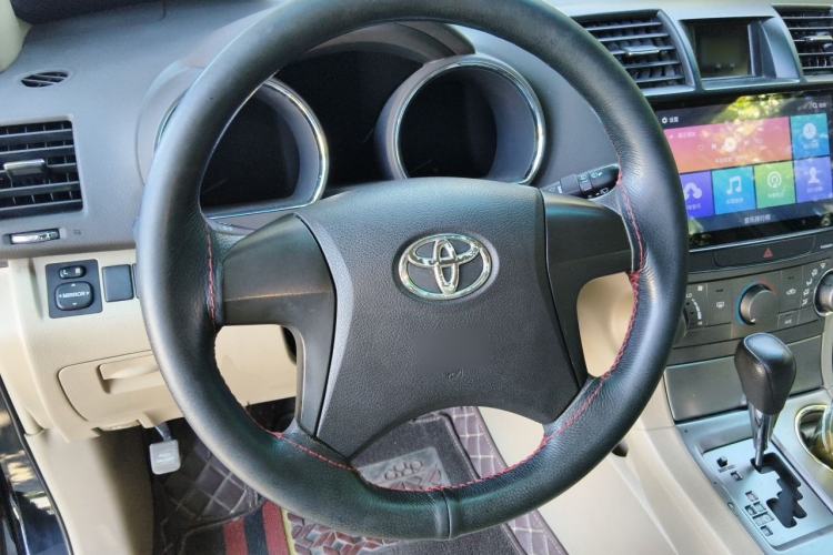 Used Toyota Highlander 2011 2.7L Two-Wheel Drive 5-Seater Elite Edition Steering Wheel