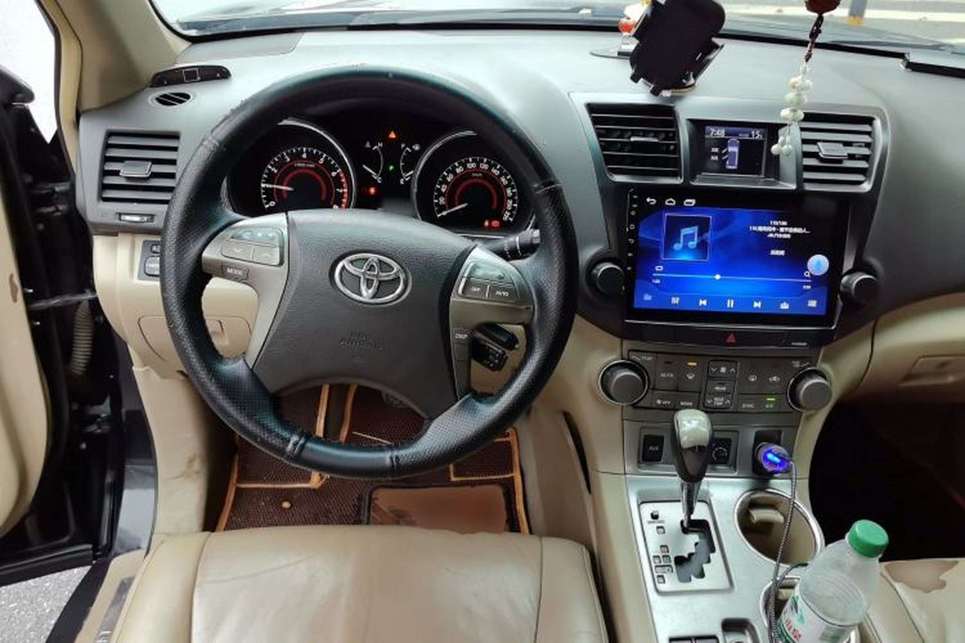 Used Toyota Highlander 2011 2.7L Two-Wheel Drive 7-Seater Luxury Edition Steering Wheel