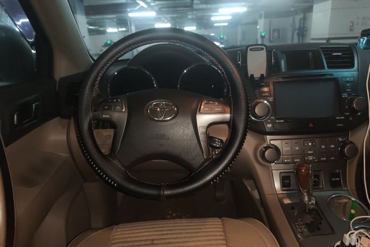 Used Toyota Highlander 2011 2.7L Two-Wheel Drive 7-Seater Luxury Navigation Edition Steering Wheel