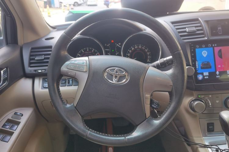 Used Toyota Highlander 2011 2.7L Two-Wheel Drive 5-Seater Sport Edition Steering Wheel