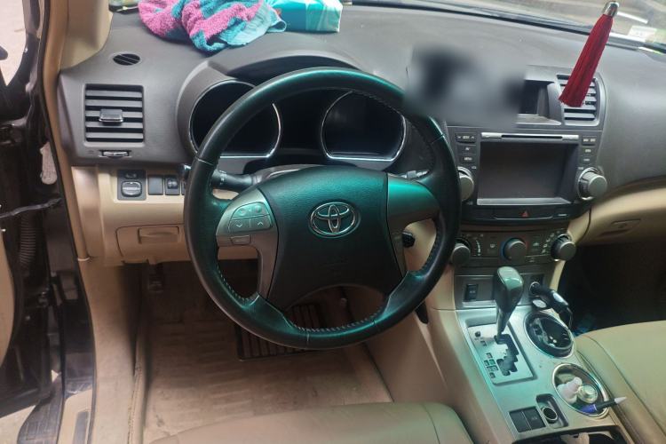 Used Toyota Highlander 2011 2.7L Two-Wheel Drive 5-Seater Sport Edition Steering Wheel