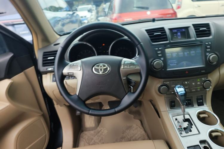 Used Toyota Highlander 2011 2.7L Two-Wheel Drive 7-Seater Luxury Edition Steering Wheel