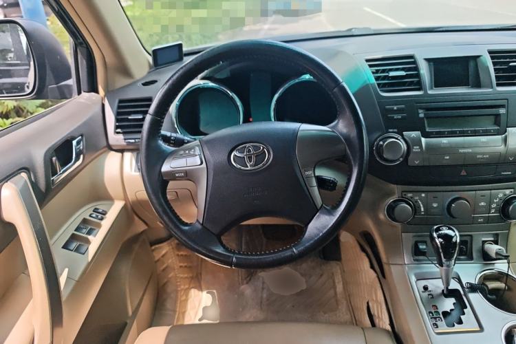 Used Toyota Highlander 2011 2.7L Two-Wheel Drive 5-Seater Sport Edition Steering Wheel