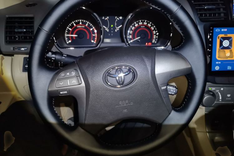 Used Toyota Highlander 2011 2.7L Two-Wheel Drive 5-Seater Sport Edition Steering Wheel