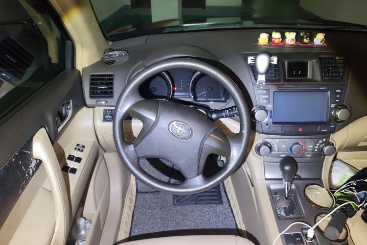 Used Toyota Highlander 2011 2.7L Two-Wheel Drive 7-Seater Elite Edition Steering Wheel