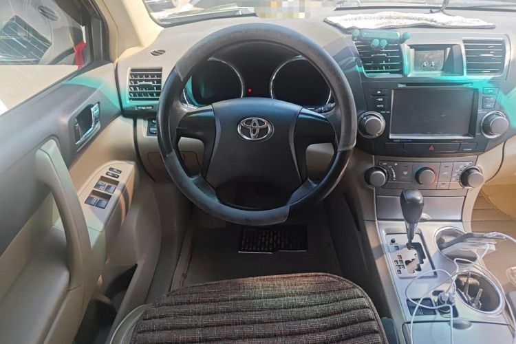 Used Toyota Highlander 2011 2.7L Two-Wheel Drive 5-Seater Elite Edition Steering Wheel