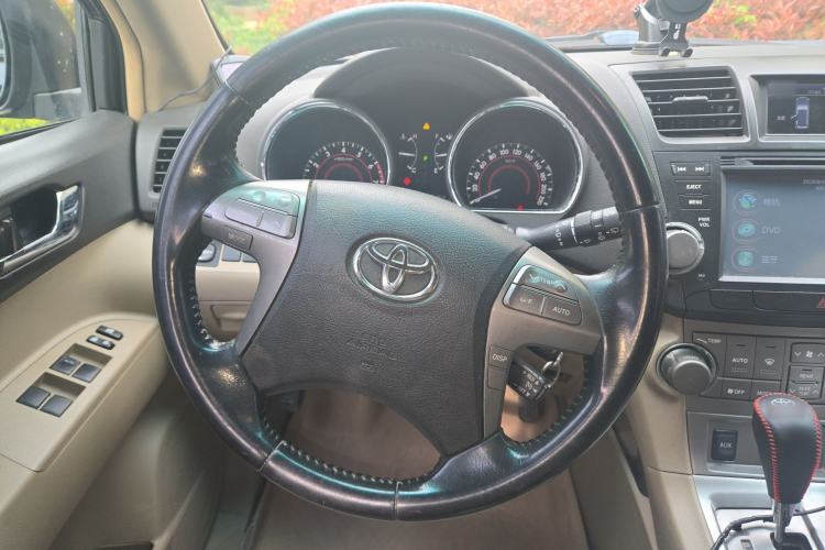 Used Toyota Highlander 2011 2.7L Two-Wheel Drive 7-Seater Elite Edition Steering Wheel