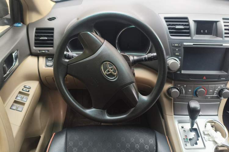 Used Toyota Highlander 2011 2.7L Two-Wheel Drive 5-Seater Elite Edition Steering Wheel