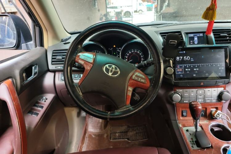 Used Toyota Highlander 2011 2.7L Two-Wheel Drive 7-Seater Luxury Edition Steering Wheel