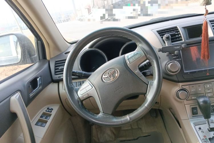Used Toyota Highlander 2011 2.7L Two-Wheel Drive 7-Seater Luxury Edition Steering Wheel