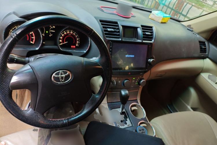 Used Toyota Highlander 2011 2.7L Two-Wheel Drive 5-Seater Elite Edition Steering Wheel
