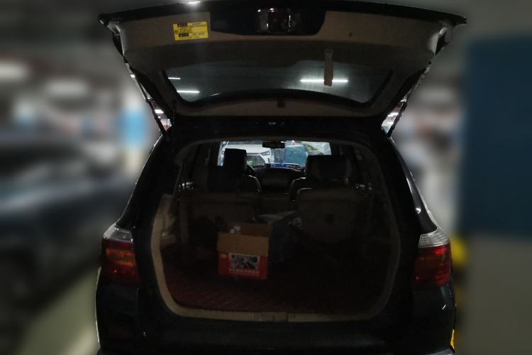 Used Toyota Highlander 2011 2.7L Two-Wheel Drive 7-Seater Supreme Edition Trunk