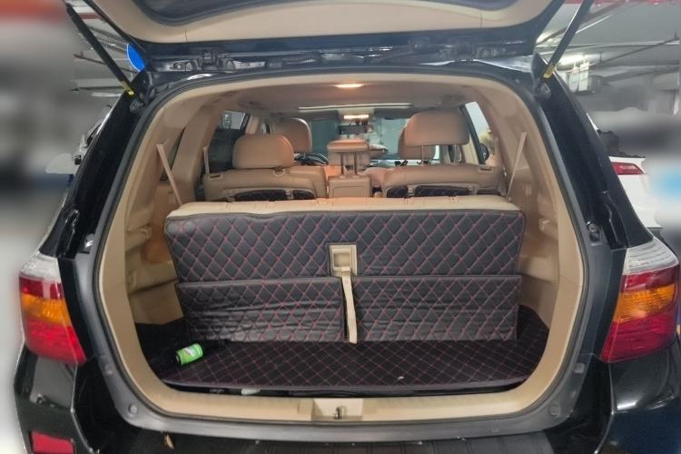 Used Toyota Highlander 2011 2.7L Two-Wheel Drive 7-Seater Luxury Edition Trunk