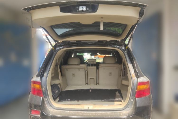 Used Toyota Highlander 2011 2.7L Two-Wheel Drive 7-Seater Luxury Edition Trunk