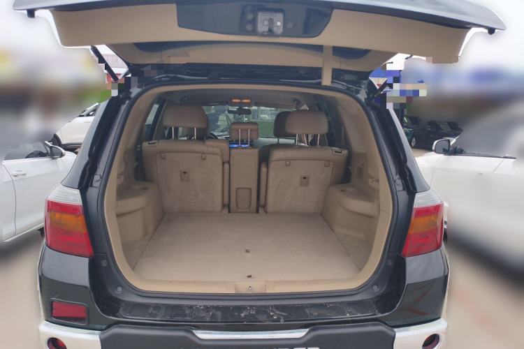Used Toyota Highlander 2011 2.7L Two-Wheel Drive 5-Seater Sport Edition Trunk