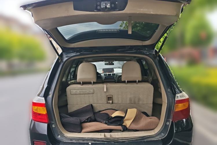 Used Toyota Highlander 2011 2.7L Two-Wheel Drive 7-Seater Luxury Edition Trunk