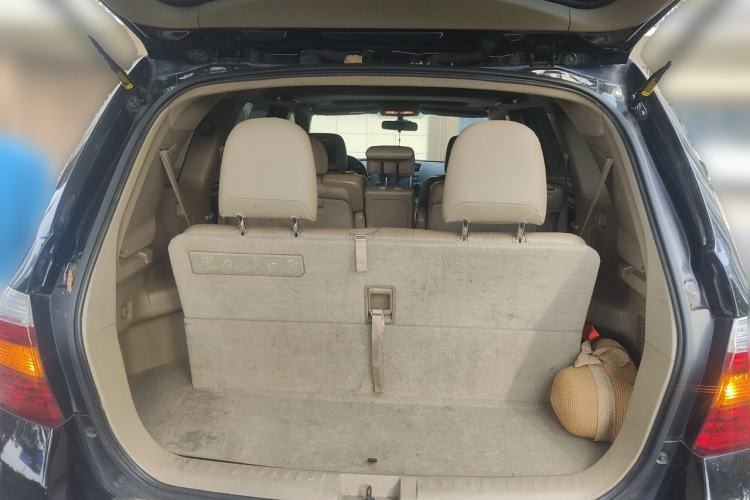 Used Toyota Highlander 2011 2.7L Two-Wheel Drive 7-Seater Luxury Edition Trunk