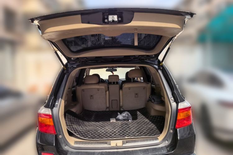 Used Toyota Highlander 2011 2.7L Two-Wheel Drive 5-Seater Elite Edition Trunk