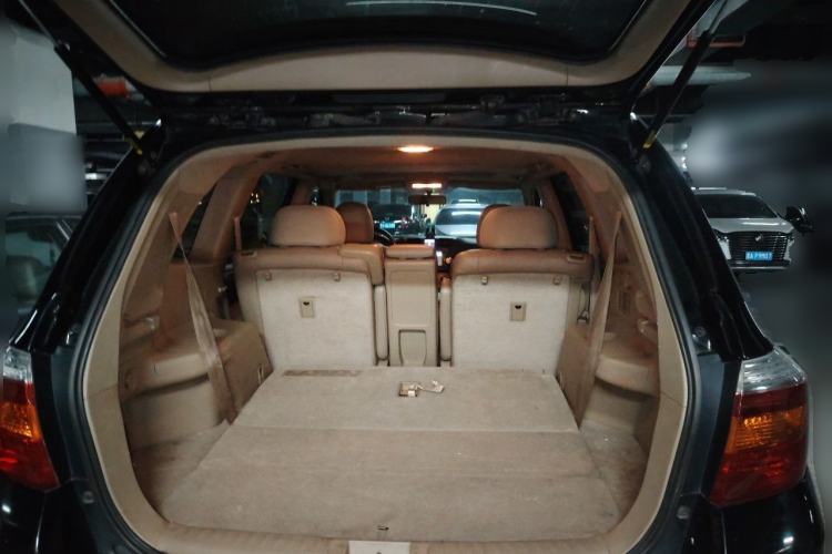 Used Toyota Highlander 2011 2.7L Two-Wheel Drive 7-Seater Luxury Edition Trunk