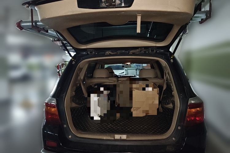 Used Toyota Highlander 2011 2.7L Two-Wheel Drive 7-Seater Luxury Navigation Edition Trunk