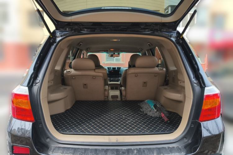 Used Toyota Highlander 2011 2.7L Two-Wheel Drive 5-Seater Elite Edition Trunk