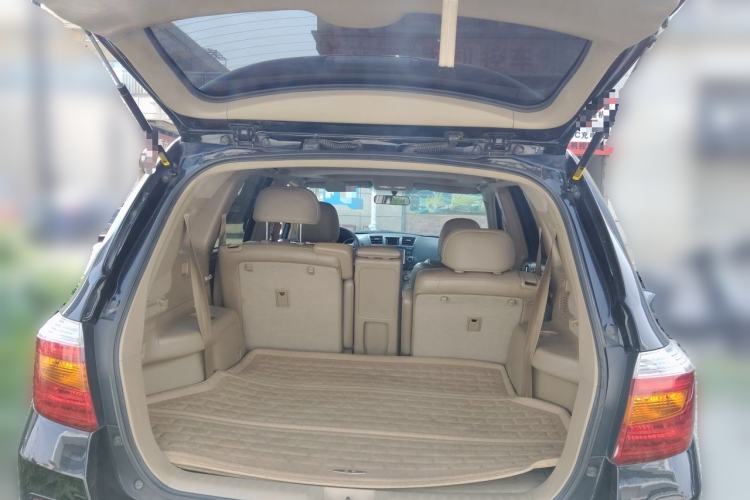 Used Toyota Highlander 2011 2.7L Two-Wheel Drive 7-Seater Luxury Edition Trunk