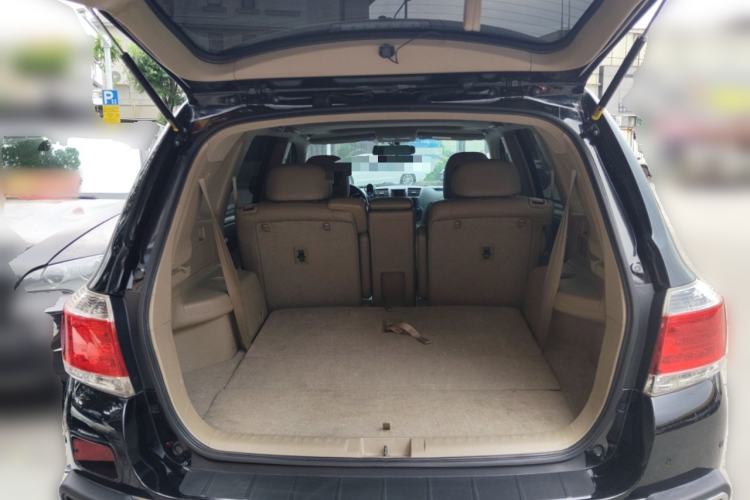 Used Toyota Highlander 2011 2.7L Two-Wheel Drive 7-Seater Luxury Edition Trunk