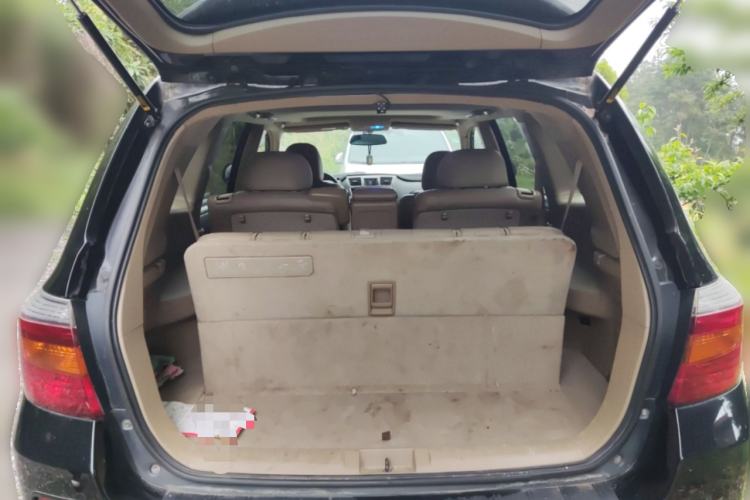 Used Toyota Highlander 2011 2.7L Two-Wheel Drive 7-Seater Luxury Edition Trunk