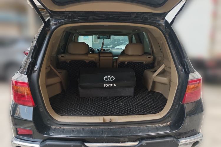 Used Toyota Highlander 2011 2.7L Two-Wheel Drive 7-Seater Luxury Edition Trunk