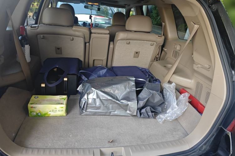Used Toyota Highlander 2011 2.7L Two-Wheel Drive 7-Seater Luxury Navigation Edition Trunk