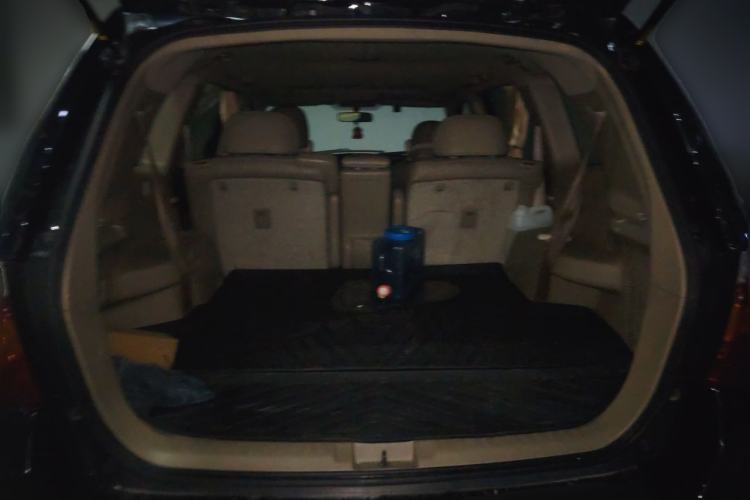 Used Toyota Highlander 2011 2.7L Two-Wheel Drive 7-Seater Luxury Edition Trunk