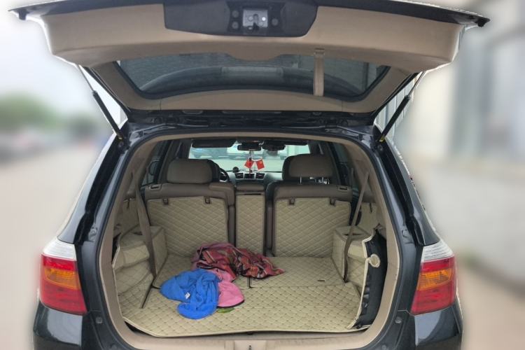 Used Toyota Highlander 2011 2.7L Two-Wheel Drive 7-Seater Luxury Navigation Edition Trunk