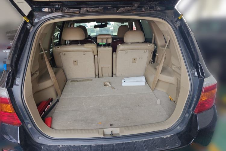 Used Toyota Highlander 2011 2.7L Two-Wheel Drive 7-Seater Luxury Navigation Edition Trunk